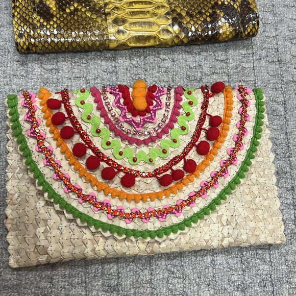 5 amazing clutches, and beach bag all sold as a set! - Picture 4 of 6